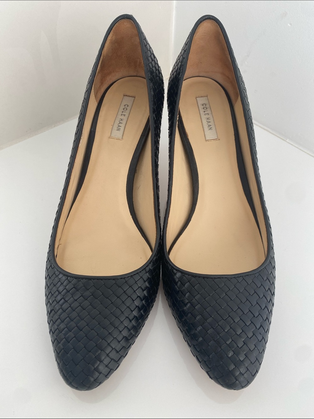Cole Haan Black Woven Leather Round Pointed-Toe 2” Heels Size 8B